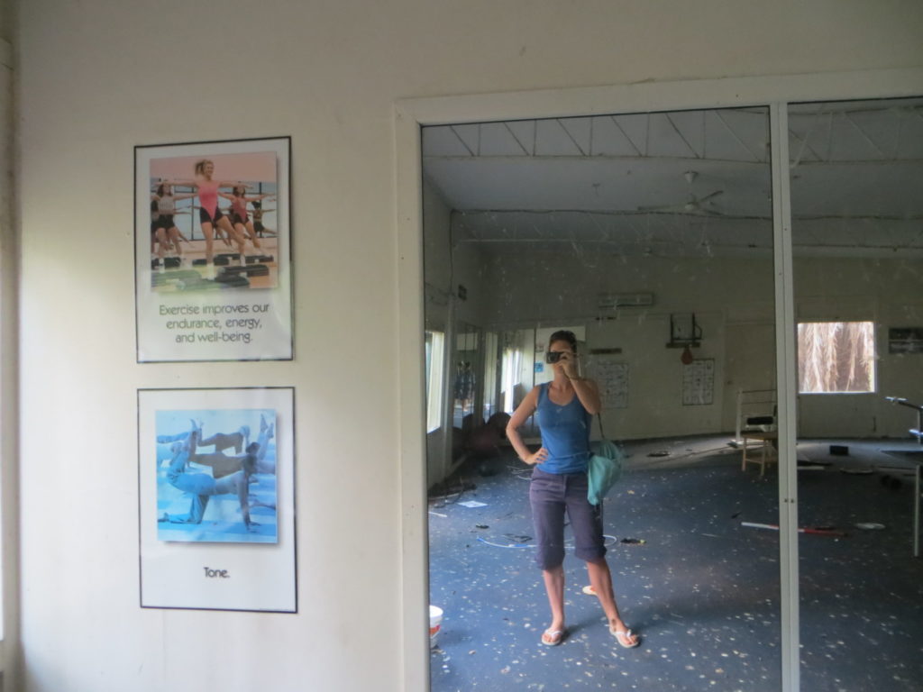 Brampton Island Gym Mirror Selfie