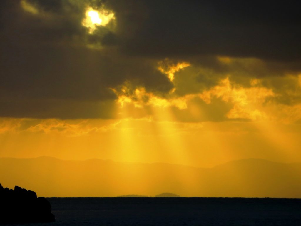 Sunset Rays Brampton Island Boat